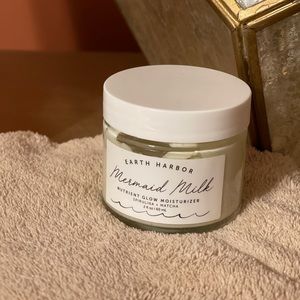 Earth Harbor Mermaid Milk Nutrient Glow Moisturizer
